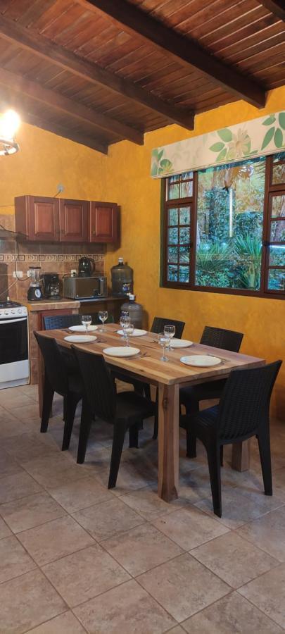 "Casa Verde" En Banos De Agua Santa Con Vista Al Volcan Tungurahua ภายนอก รูปภาพ