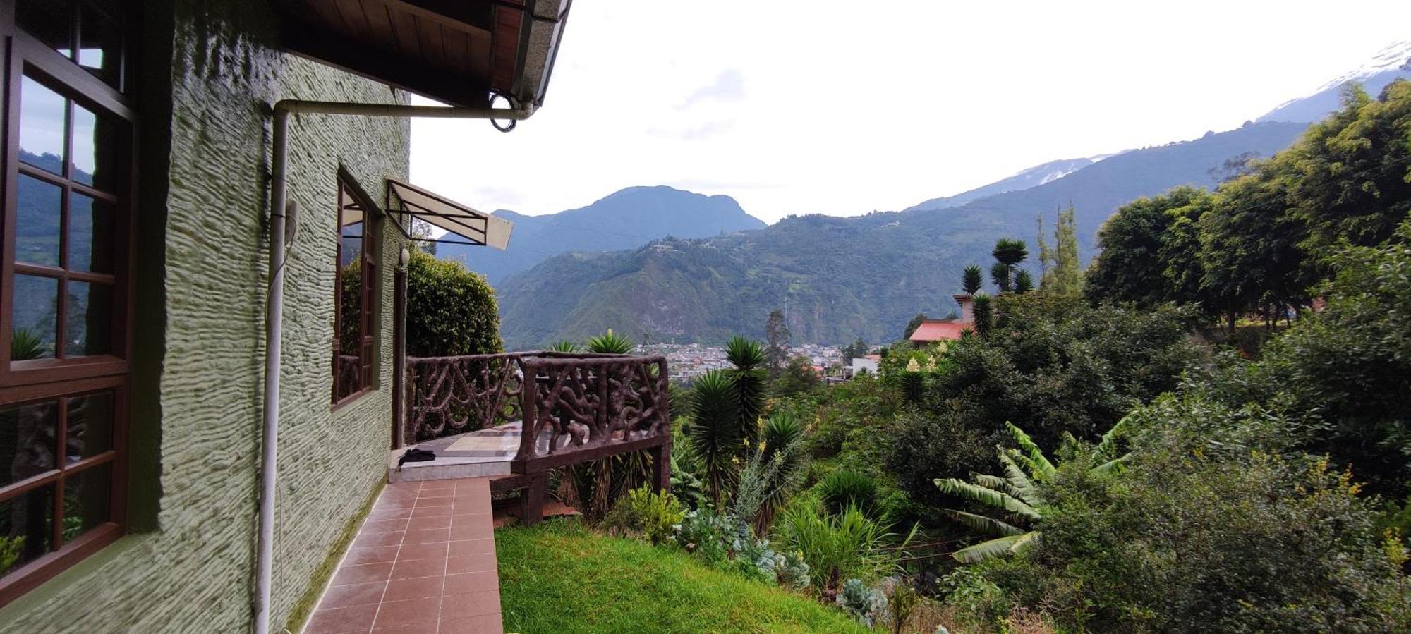 "Casa Verde" En Banos De Agua Santa Con Vista Al Volcan Tungurahua ภายนอก รูปภาพ