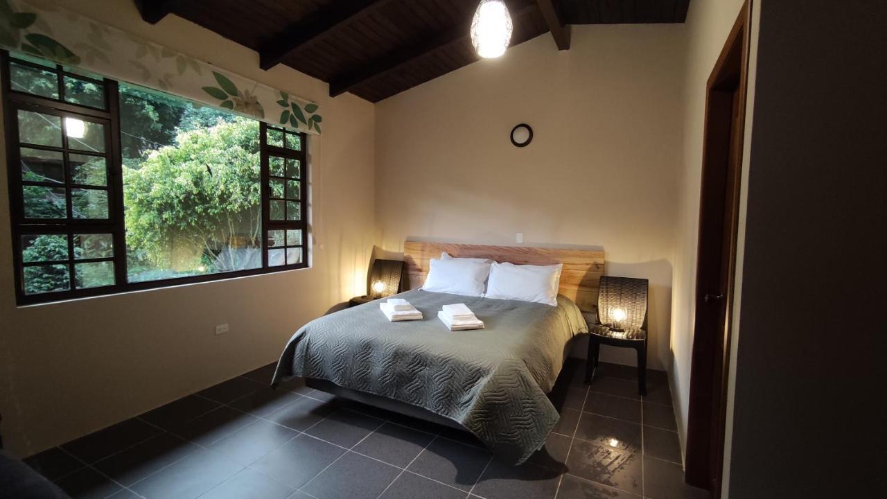 "Casa Verde" En Banos De Agua Santa Con Vista Al Volcan Tungurahua ภายนอก รูปภาพ