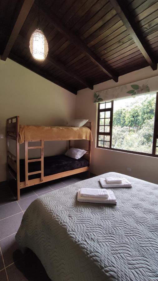 "Casa Verde" En Banos De Agua Santa Con Vista Al Volcan Tungurahua ภายนอก รูปภาพ